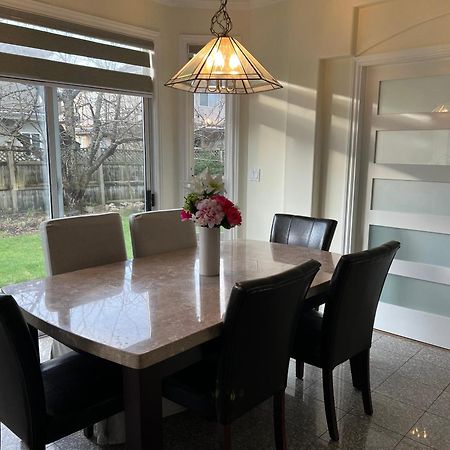 ريتشموند، كولومبيا البريطانية Master Bedroom With Two Queen Sized Bed المظهر الخارجي الصورة
