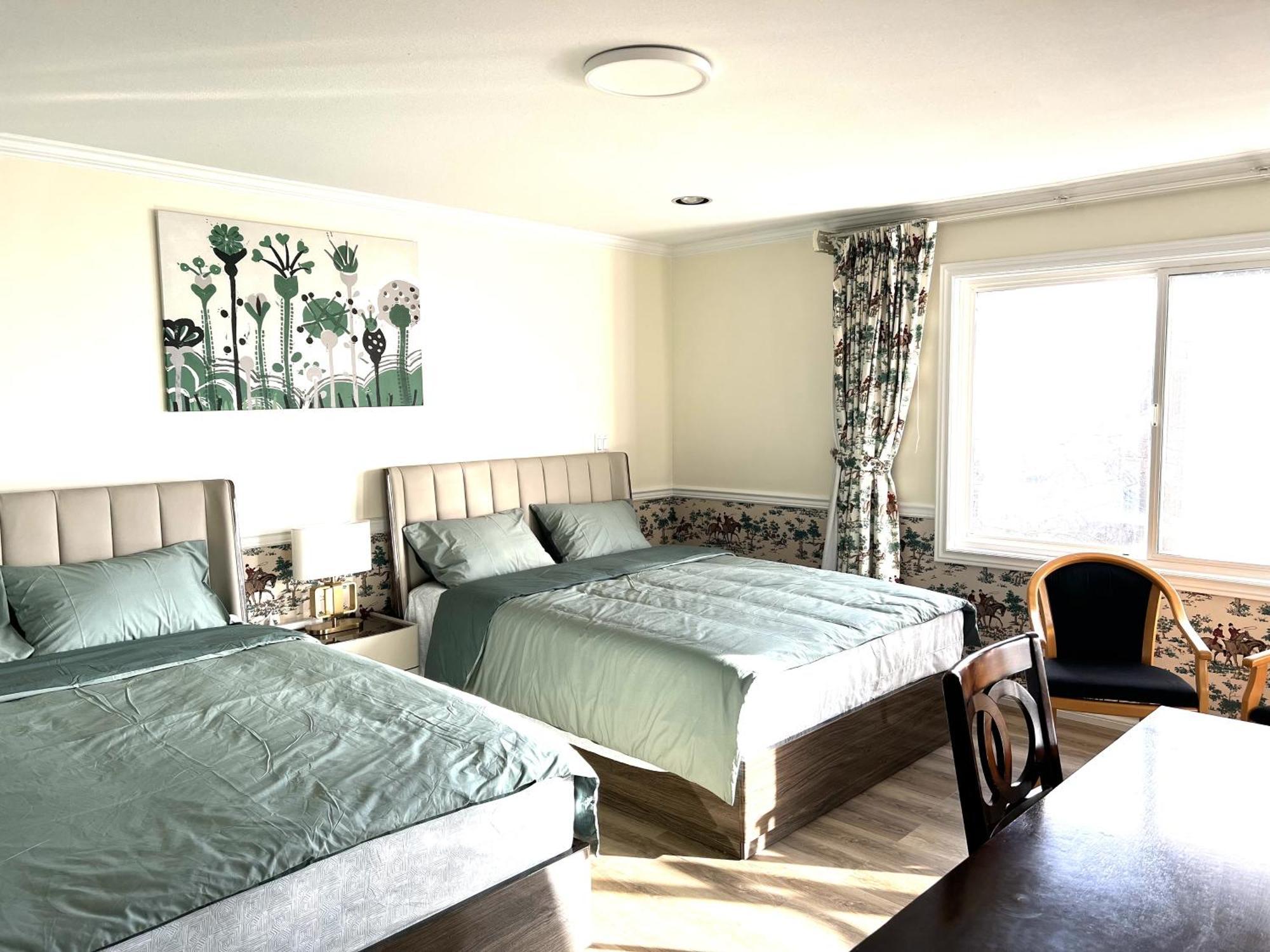 ريتشموند، كولومبيا البريطانية Master Bedroom With Two Queen Sized Bed المظهر الخارجي الصورة